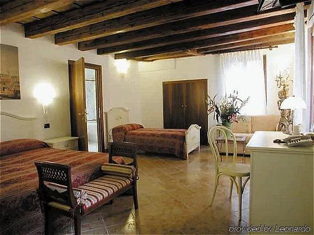 Ca' Dei Leoni Hotel Venice 3*,  Italy