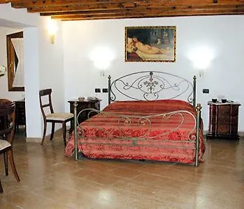 Ca' Dei Leoni Hotel Venice 3*,