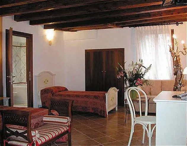 ***  Ca' Dei Leoni Hotel Venice Italy